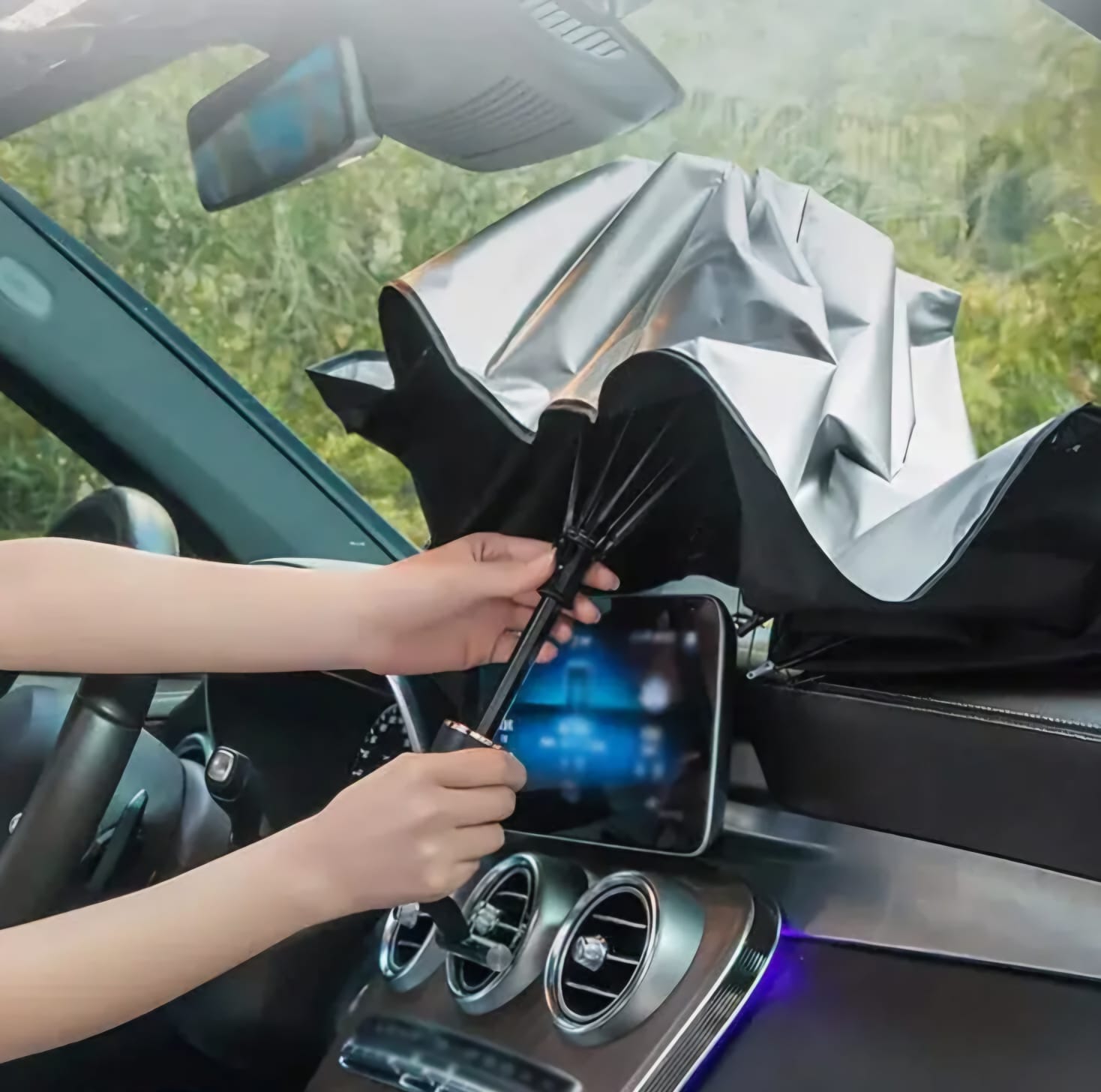 مظلة الزجاج الامامي بحجم 140*79 cm