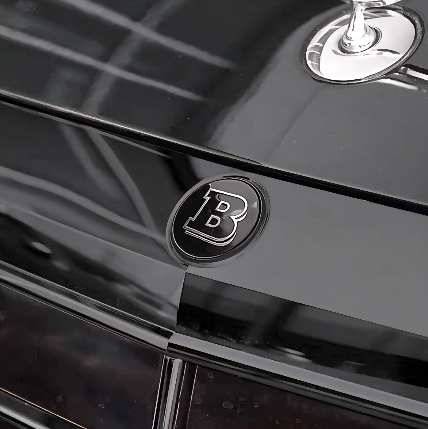 شعار برابوس الشبك الأمامي S – E – C رقم (2228171901)